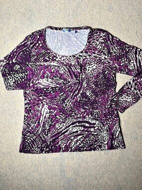 IZOD Abstract Long Sleeve Top in Purple & White Size Medium